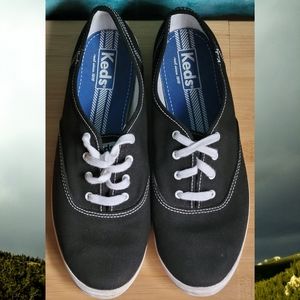 Size 9.5 Black Champion Keds Canvas Sneakers - Gently Used